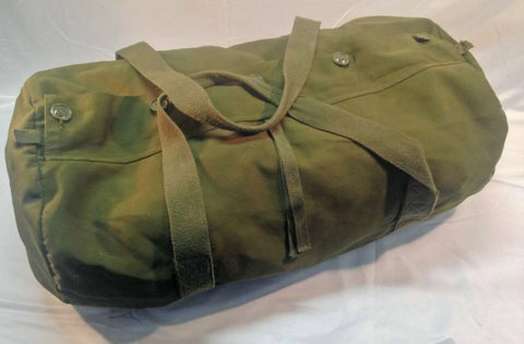 Kit bag (sac de transport) militaire usagé